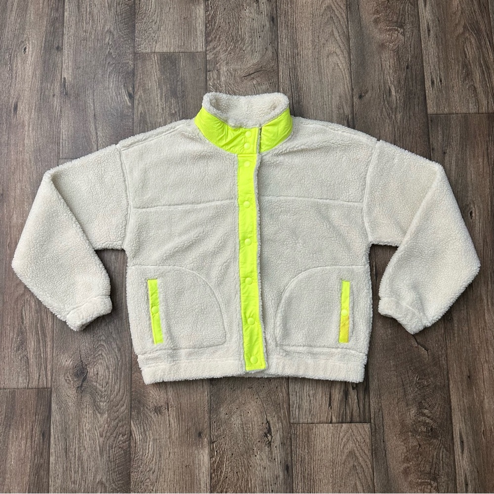 Old Navy Active NEON Cozy Sherpa Crop Jacket White Beige